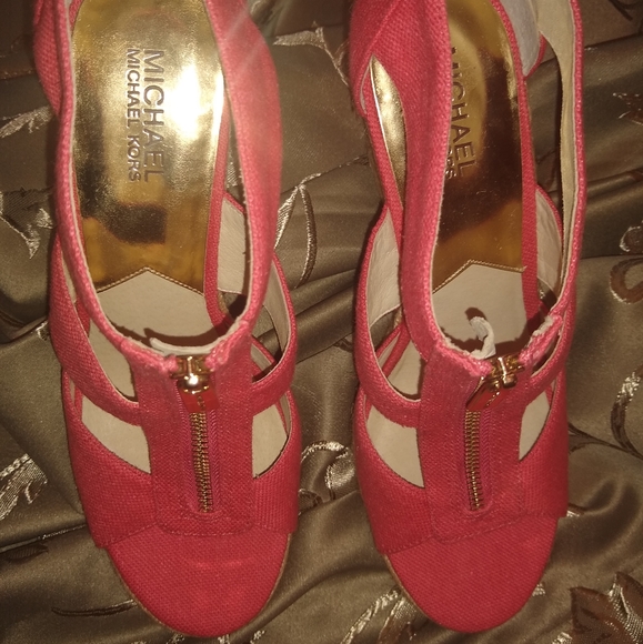 Brand New Michael Kors... fabulous! - Picture 1 of 8